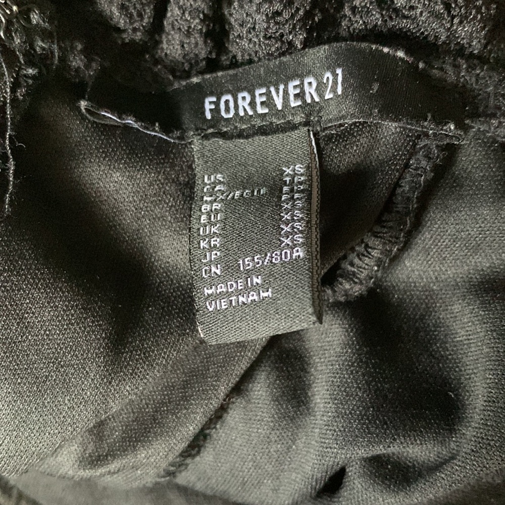 Forever 21 off shoulder lace dress - Picture 5 of 5